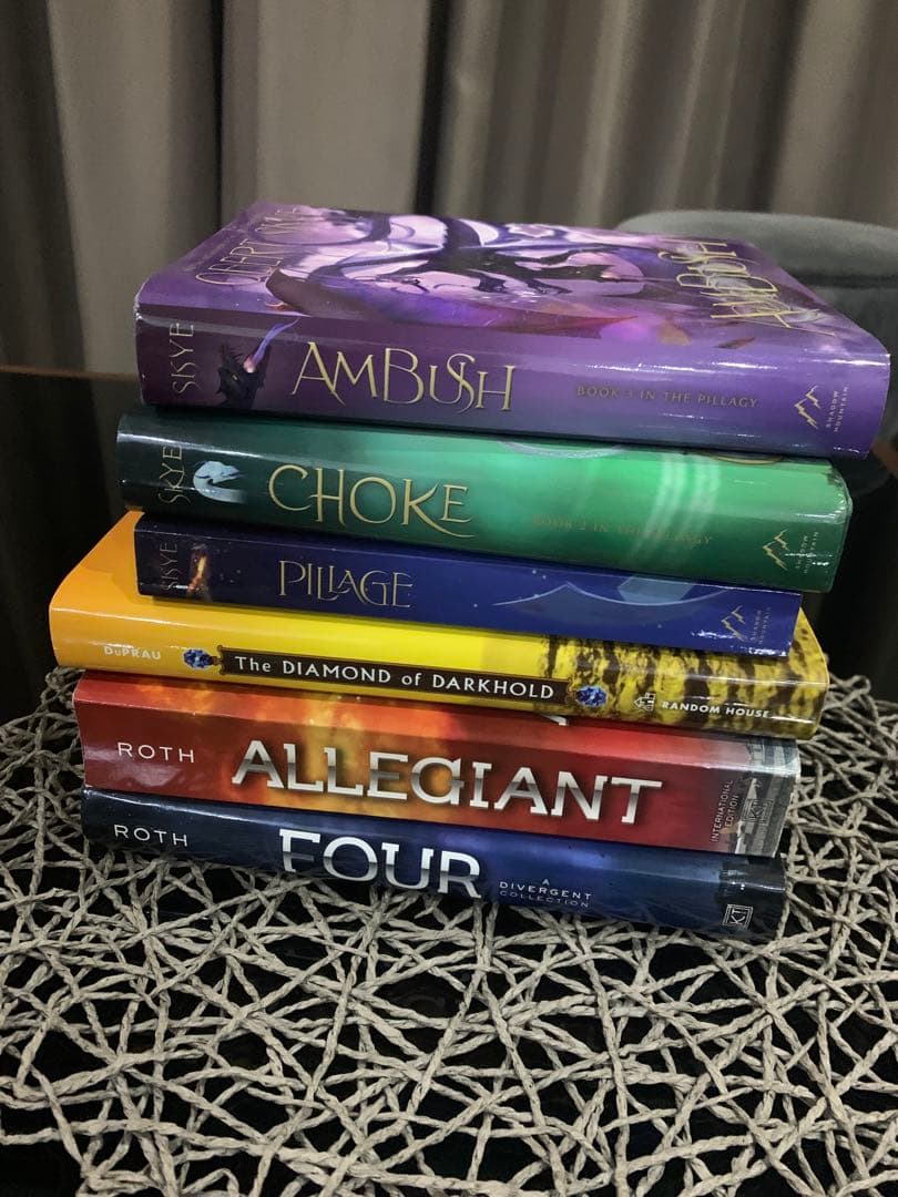 6冊セットobert skye, divergentなどのまとめ売り　洋書