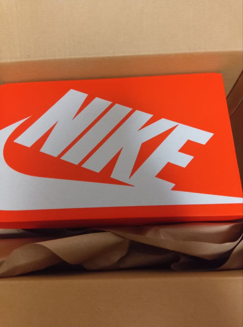 ナイキ　エアマックス　 フェノメナ　バーガンディ