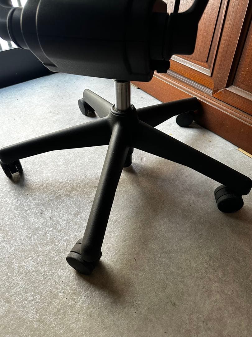 ハーマンミラー アーロンチェア USED