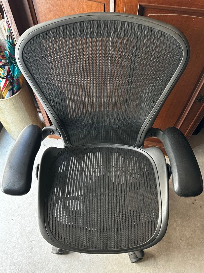 ハーマンミラー アーロンチェア USED