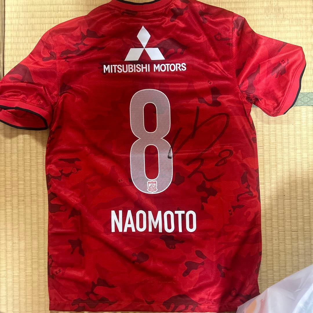 浦和レッズ なるもと8番 DRI-FIT シャツ　直筆サイン