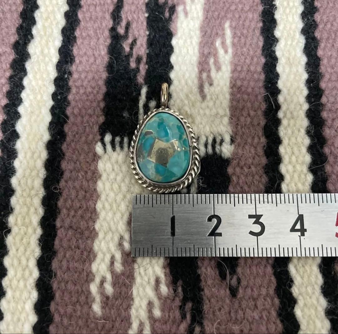 ナバホ　ナチュラルキングマン パイライト ペンダント　トップ