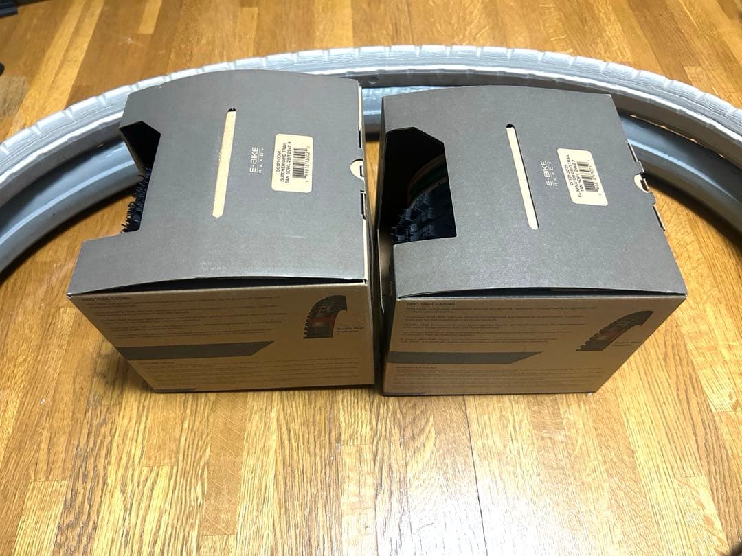 スペシャライズド MTBタイヤ 29er 2.3 インサート付き