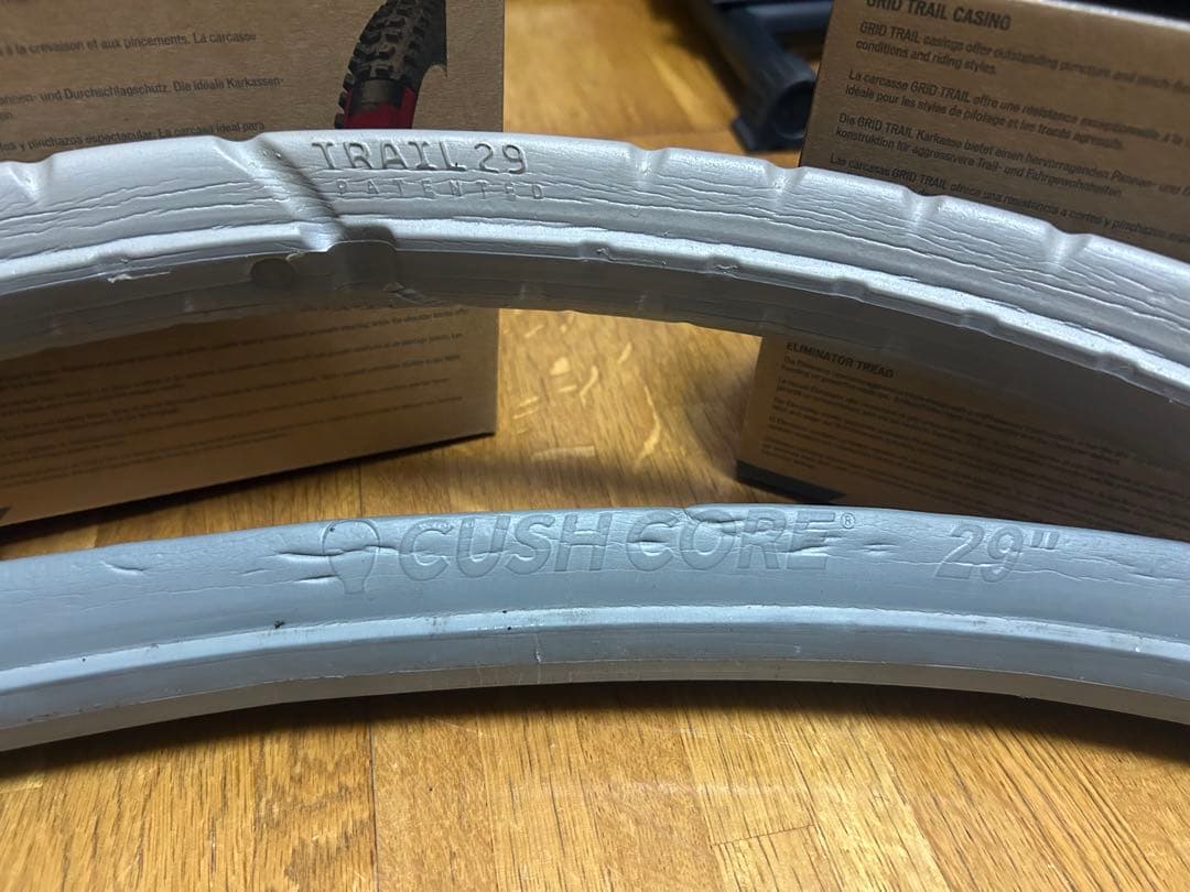 スペシャライズド MTBタイヤ 29er 2.3 インサート付き