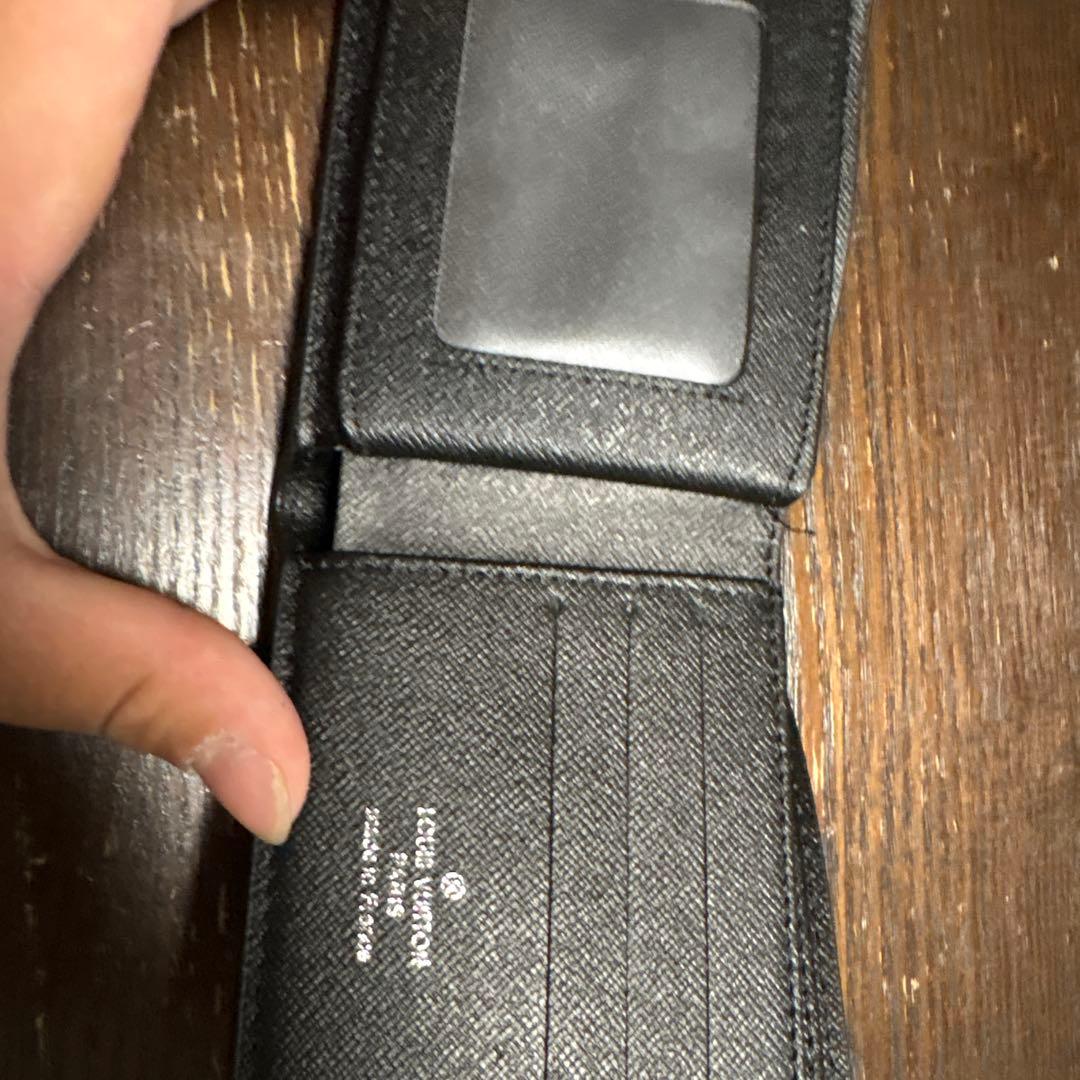 ルイヴィトン二つ折り財布