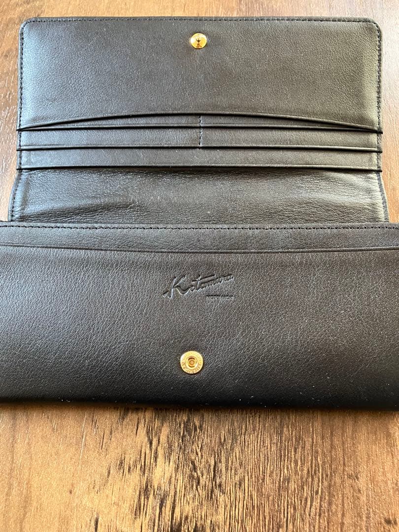 キタムラ　犬のエンボス加工 ブラック長財布