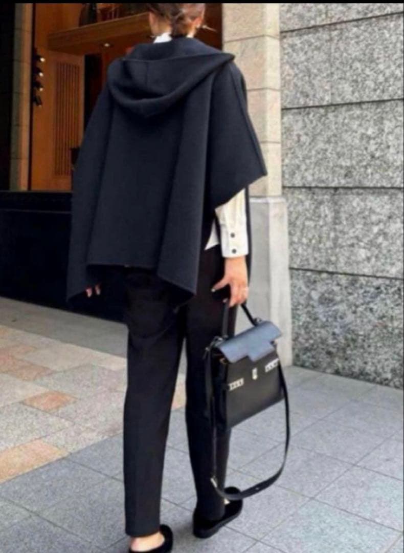 美品 OHGA オーガ 24AW リバーポンチョ ウール ケープコート ブラック