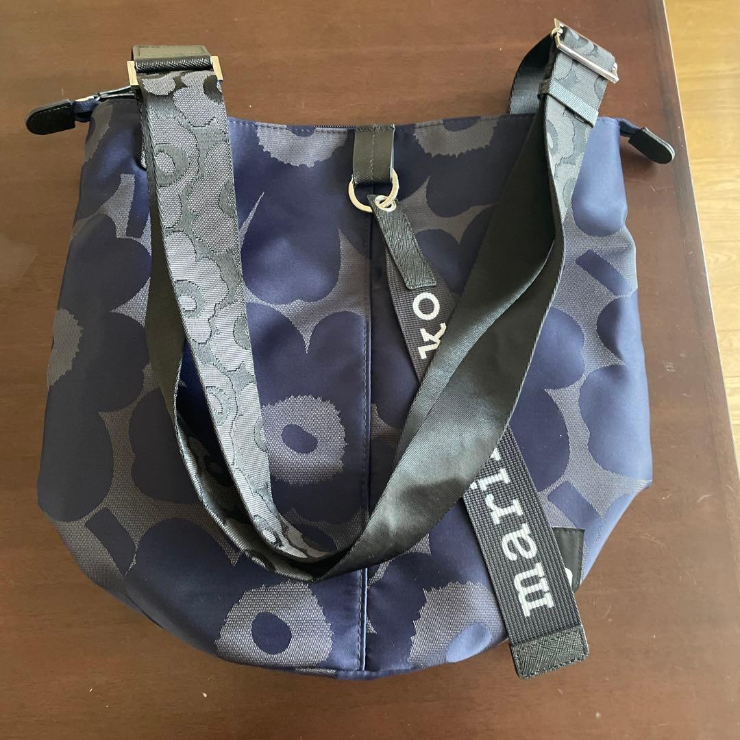 マリメッコ ALL DAY BUCKET SOLID ショルダーバッグ　ネイビー