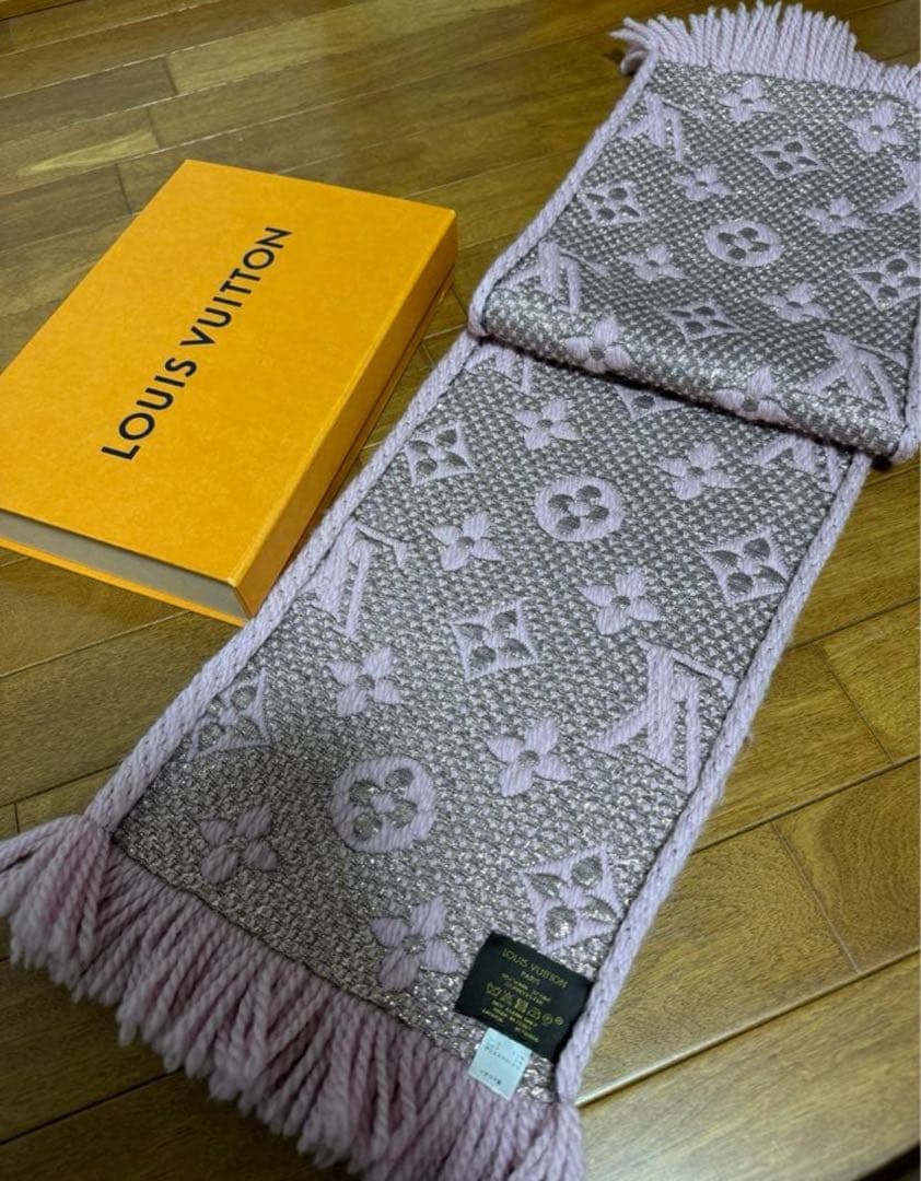 LOUIS VUITTON ヴィトン ピンク マフラー ロゴマニア LV