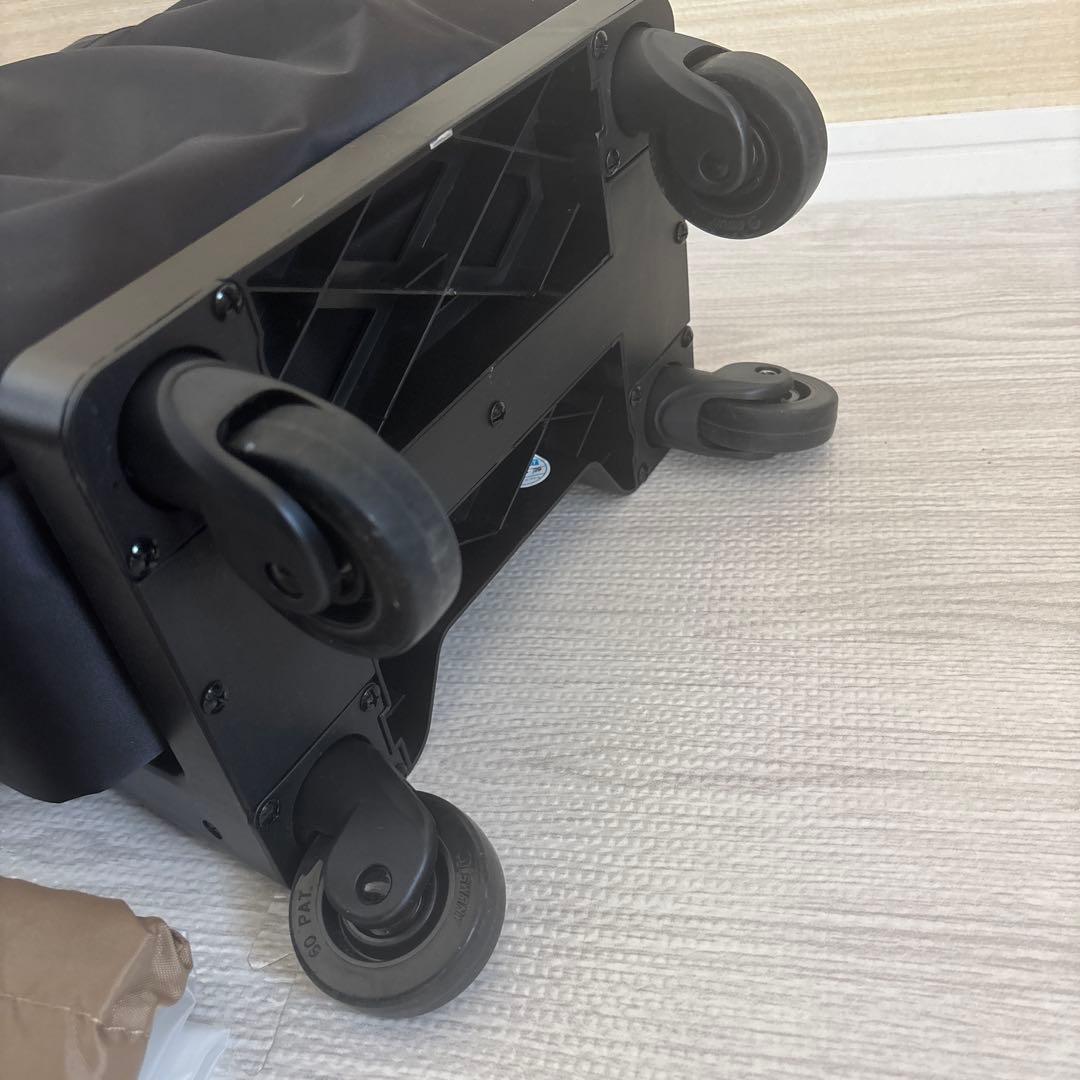 【美品】スワニー　キャリーバッグ　クレーぺ　黒　ストッパー機能