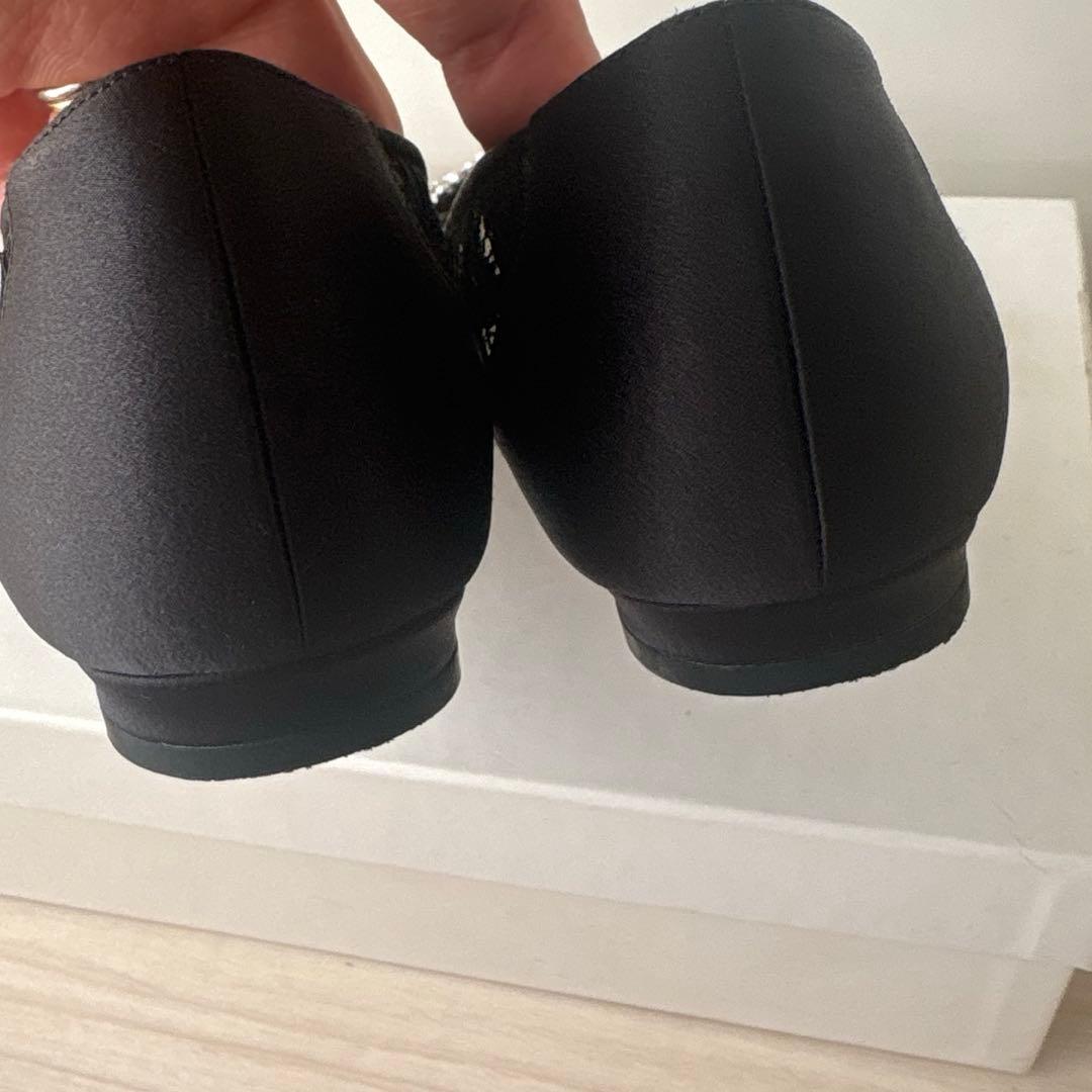 マノロブラニク ハンギシ フラットシューズ レース ブラック 36