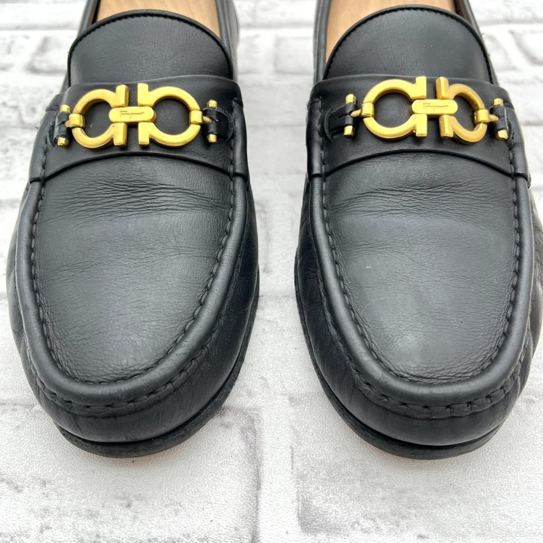 フェラガモ ローファー ガンチーニ ゴールド金具 ブラック レザー 25.5