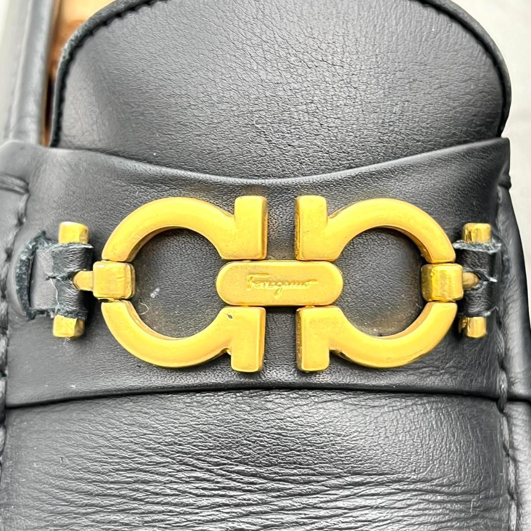 フェラガモ ローファー ガンチーニ ゴールド金具 ブラック レザー 25.5