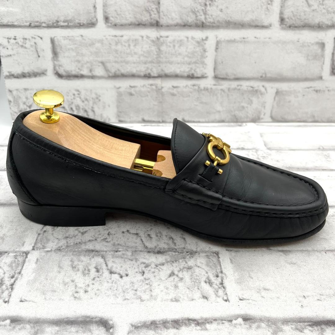 フェラガモ ローファー ガンチーニ ゴールド金具 ブラック レザー 25.5