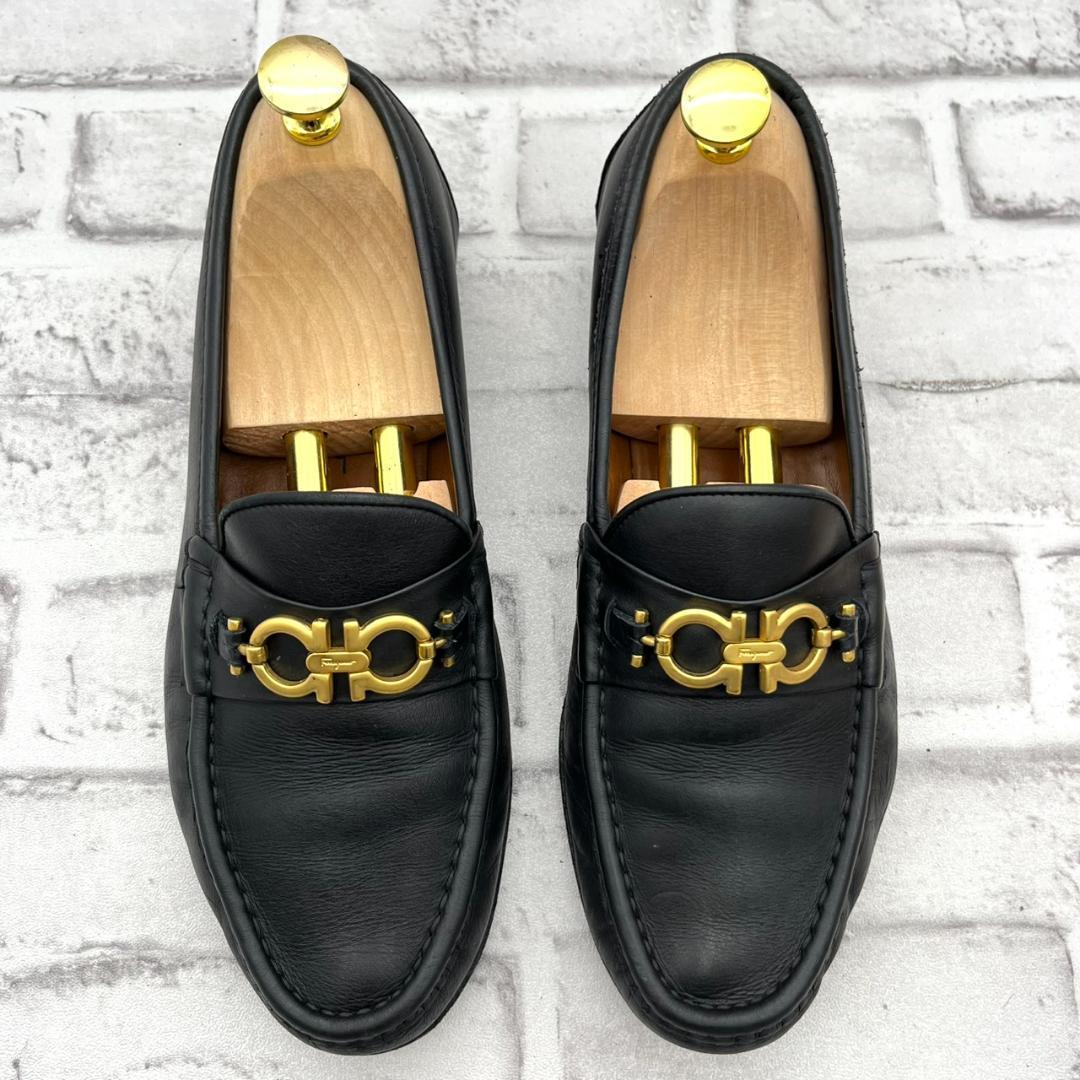 フェラガモ ローファー ガンチーニ ゴールド金具 ブラック レザー 25.5