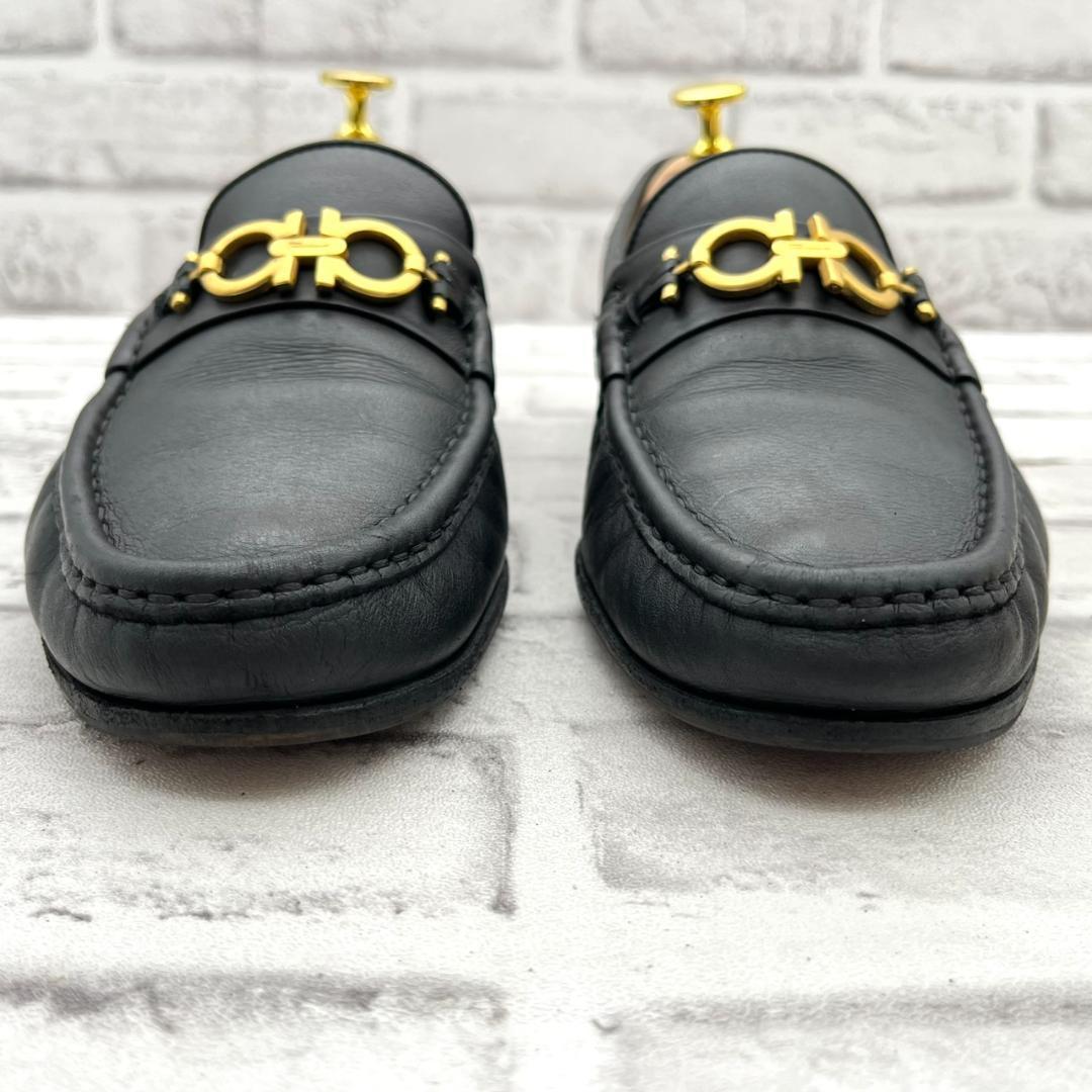 フェラガモ ローファー ガンチーニ ゴールド金具 ブラック レザー 25.5