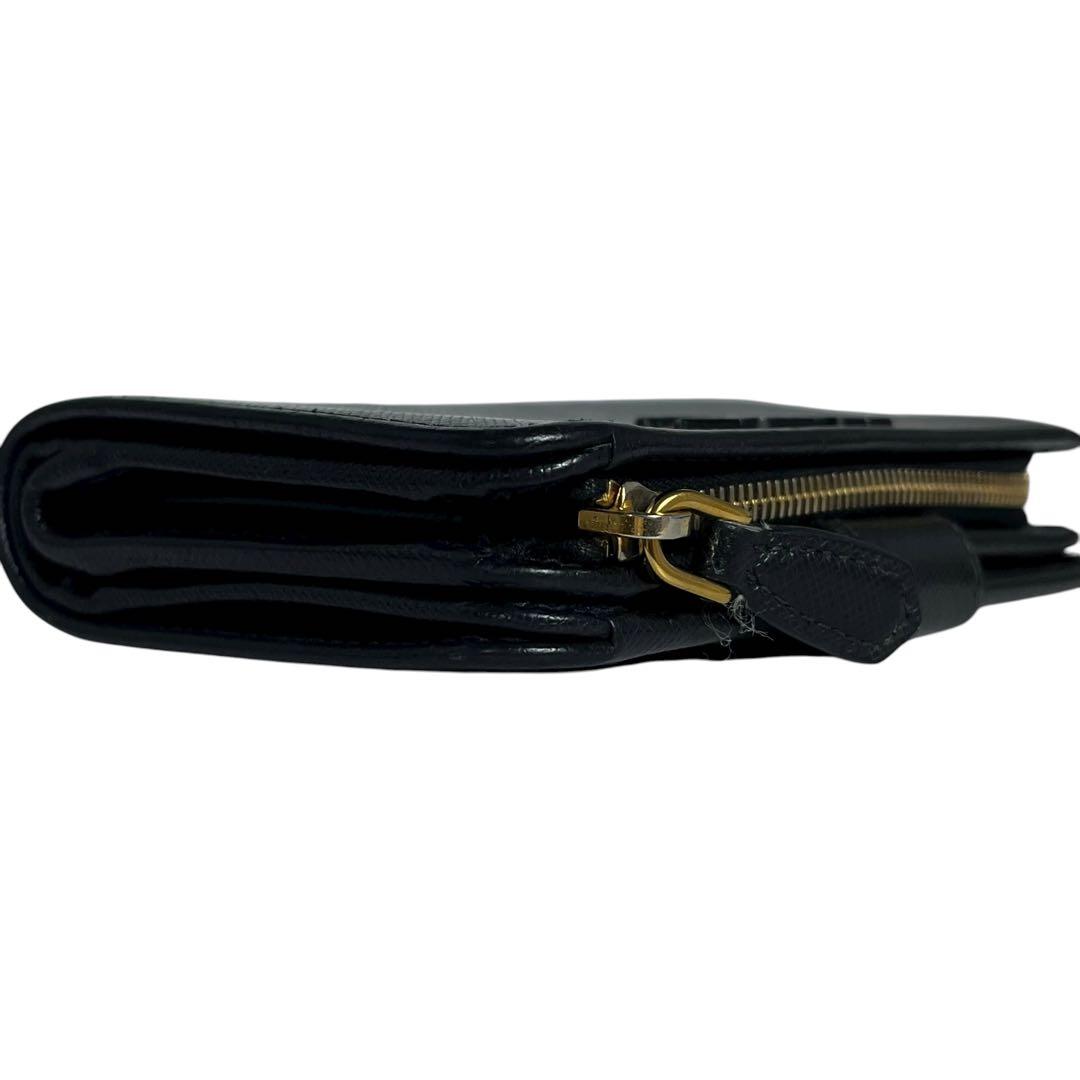 希少✨プラダ 二つ折り財布 シャイン ロゴ金具 サフィアーノ ブラック 黒