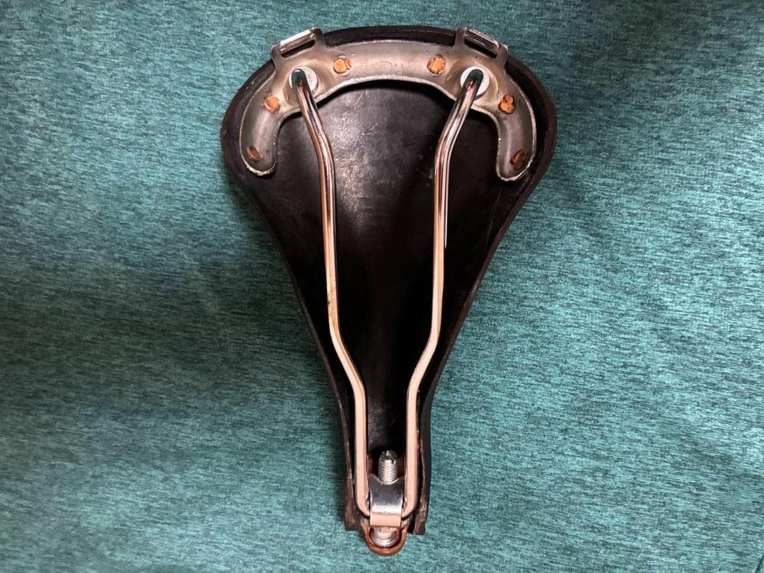 クラシックレザーサドル