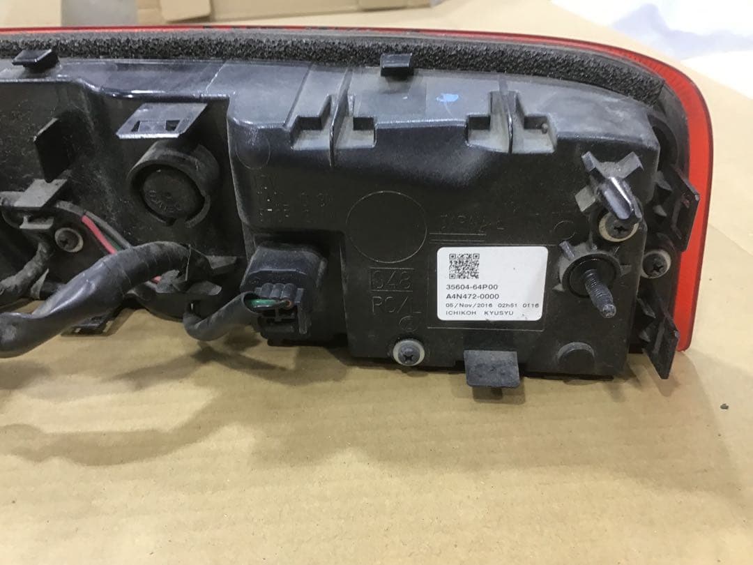 DA17W エブリイワゴン 純正テールランプ 左右