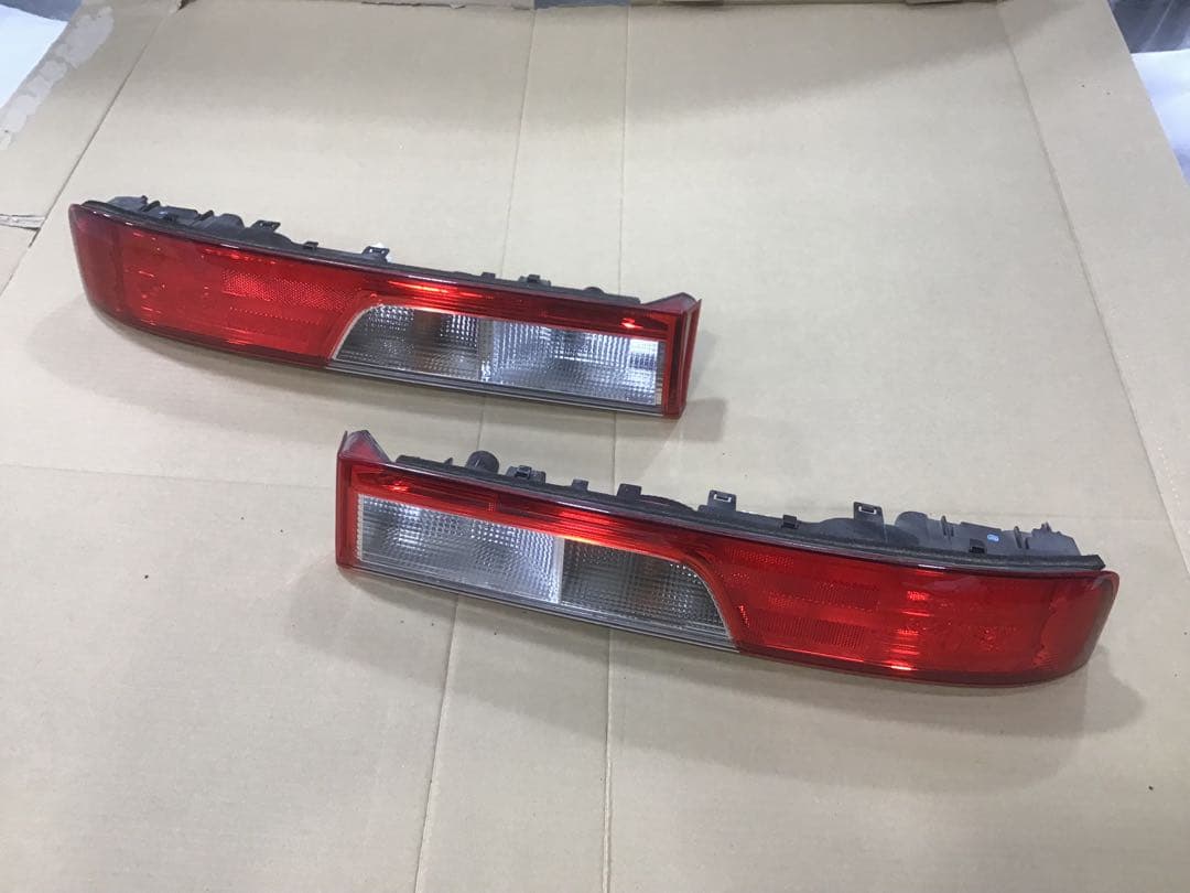 DA17W エブリイワゴン 純正テールランプ 左右