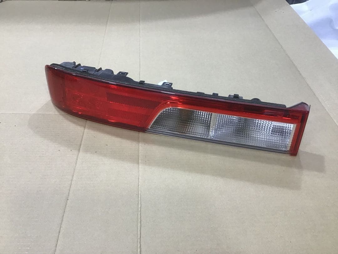 DA17W エブリイワゴン 純正テールランプ 左右