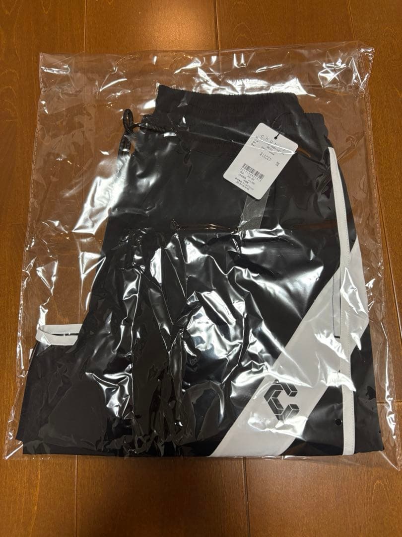 【新品未使用】クロノス　ショートパンツ　Sサイズ