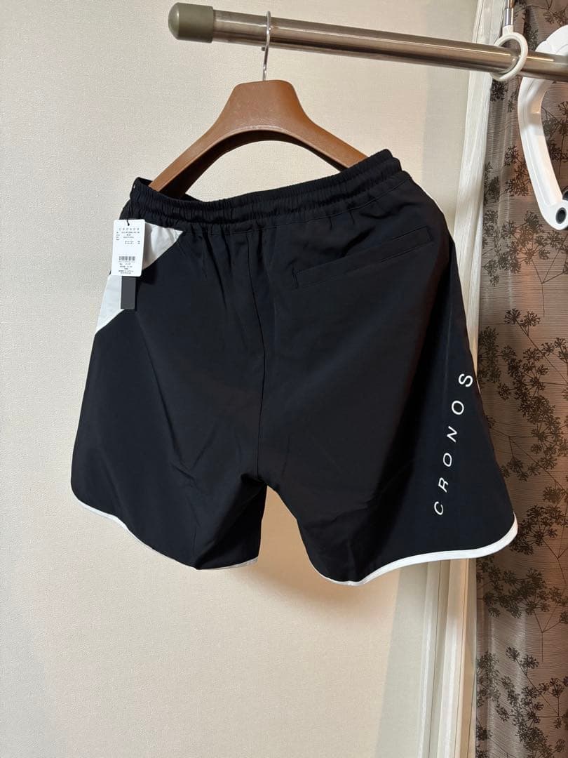 【新品未使用】クロノス　ショートパンツ　Sサイズ