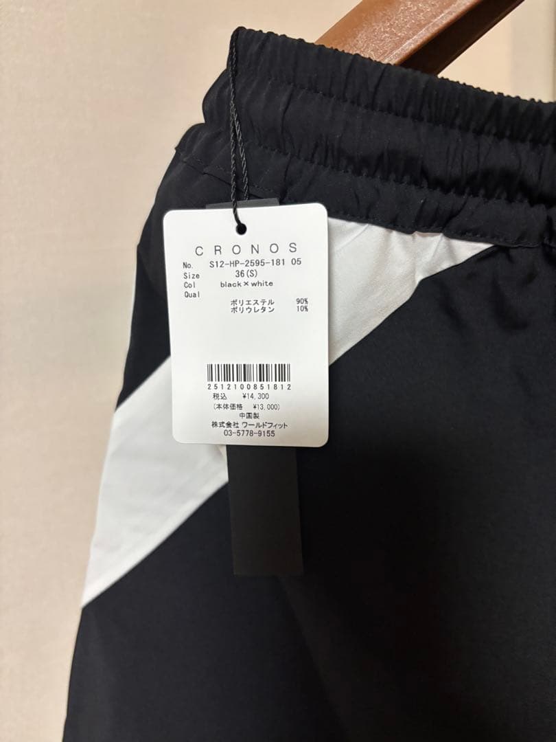 【新品未使用】クロノス　ショートパンツ　Sサイズ