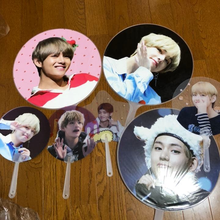 テヒョン　うちわ