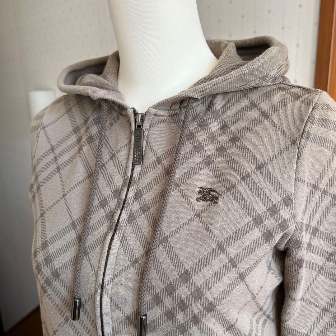 バーバリーブルーレーベル　パーカー