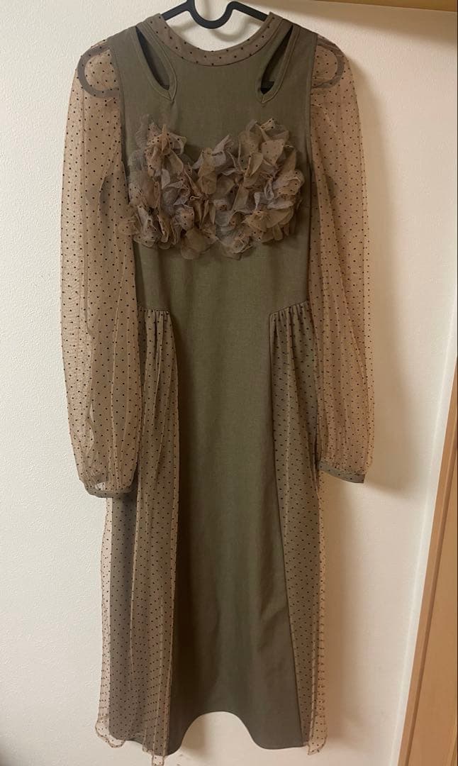 ドット柄パフスリーブロングドレス