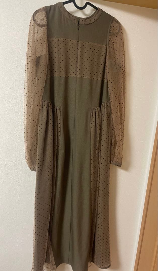 ドット柄パフスリーブロングドレス
