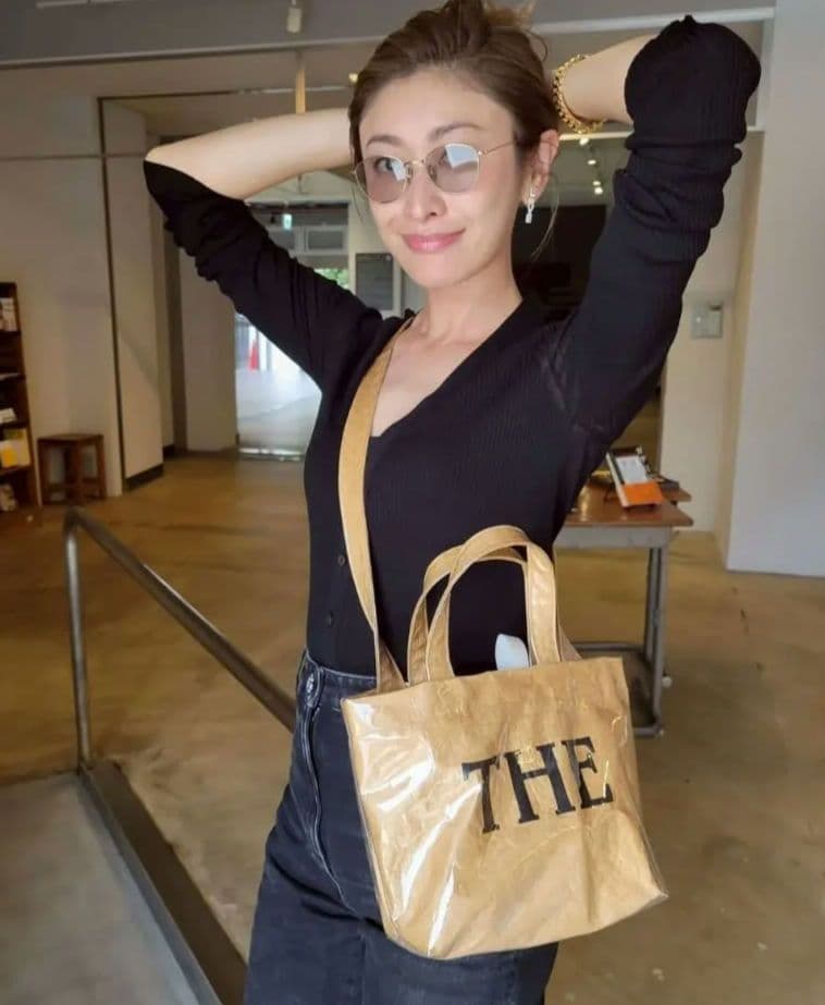 山田優さんtheweekendhotel　PVCBag(THE)BEIGE