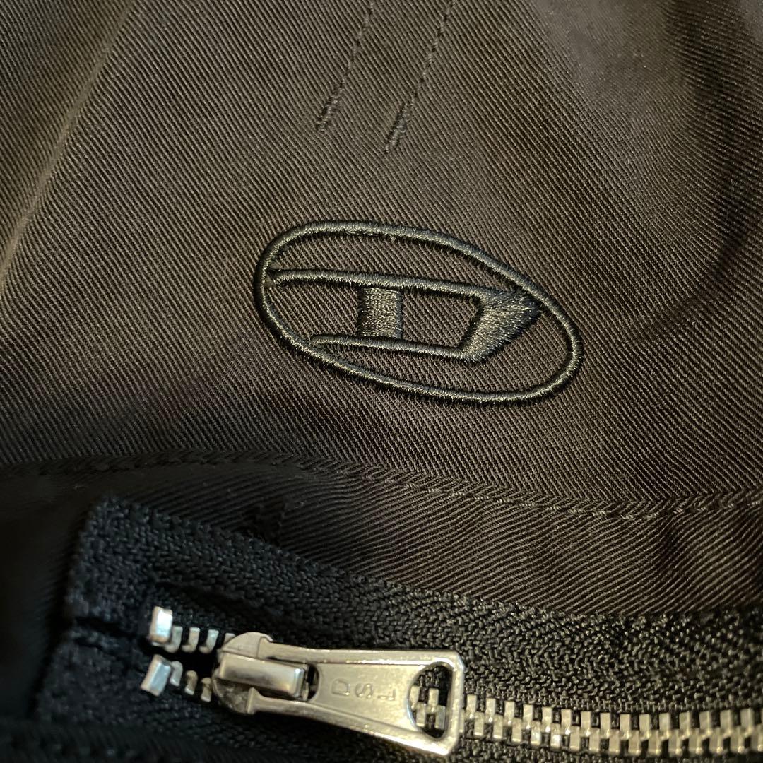 【DIESEL】今季ブルゾン　ボンバージャケット　ロゴ　アウター　ショート丈　黒