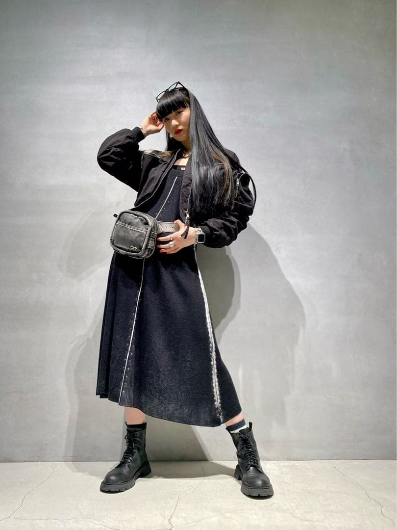 【DIESEL】今季ブルゾン　ボンバージャケット　ロゴ　アウター　ショート丈　黒