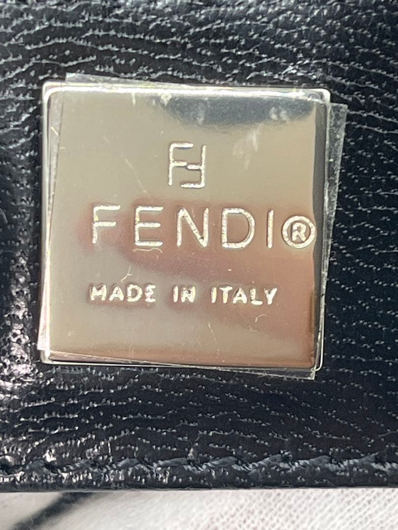 【美品】FENDIフェンディ マンマバケット ブラック　シルバー金具
