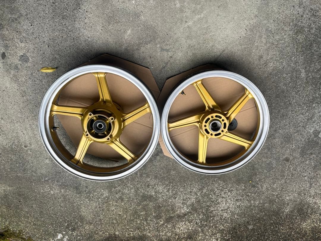 ゼファー400ホイール