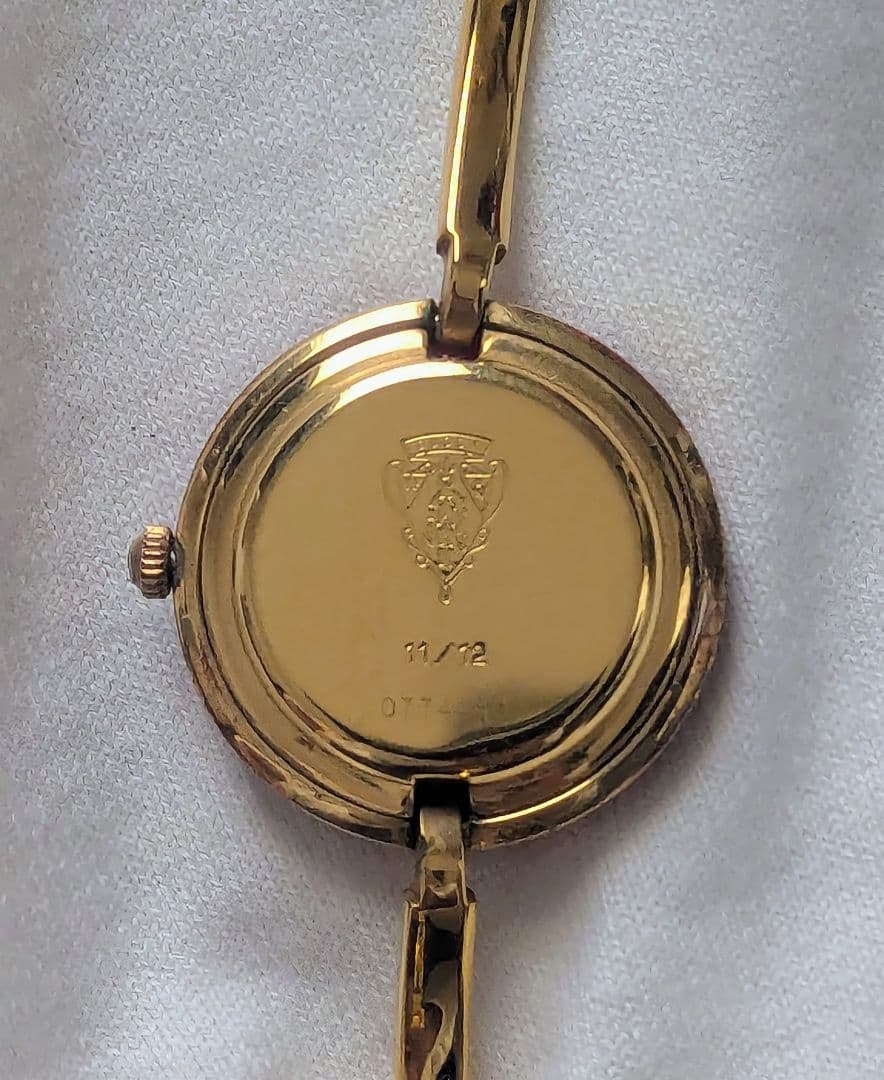 GUCCI 腕時計 チェンジベゼル レッドベゼル 不動 ジャンク品 部品取り用