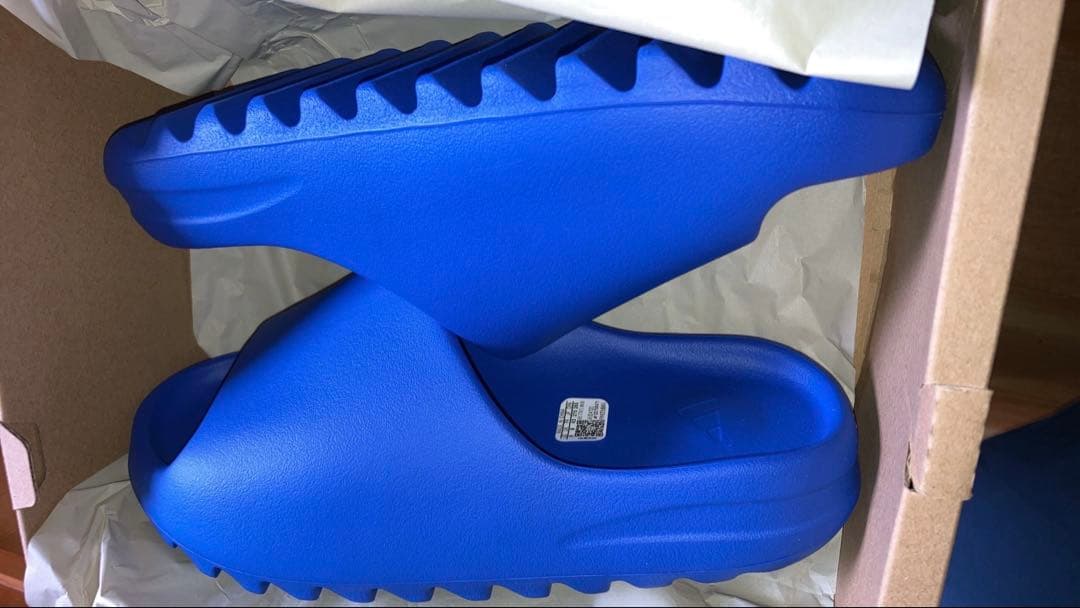 テ*ト様 adidas YEEZY Slide \"Azure\" イージー　スライ