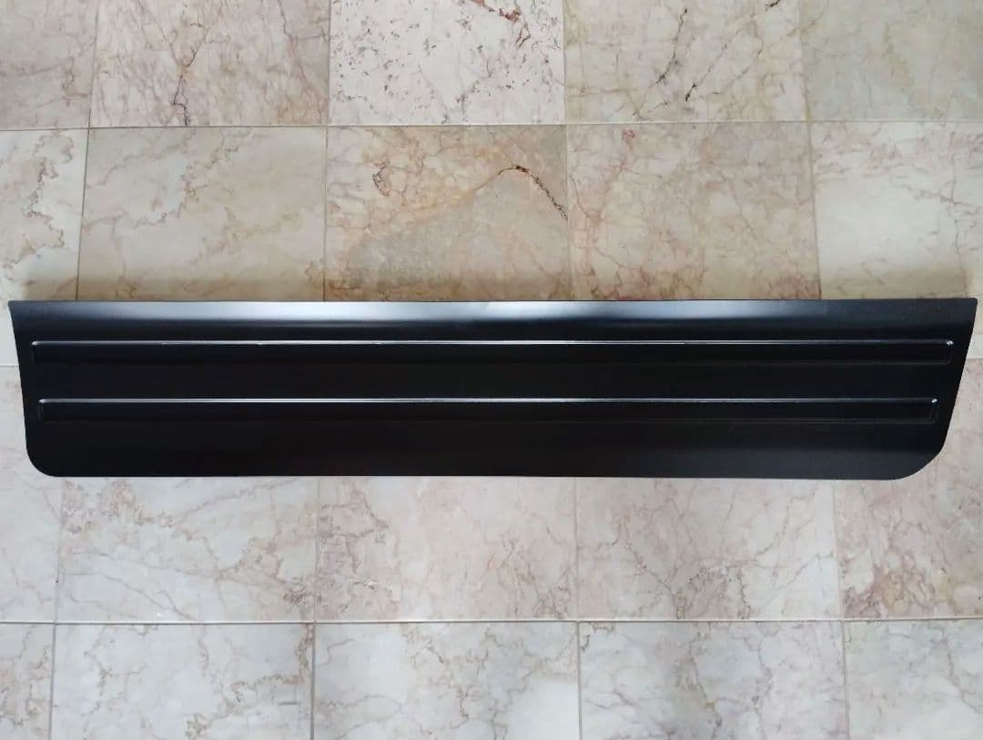 ジムニー JB64 、74サイドドアパネル 2枚セット　新品・未使用品 送料込み