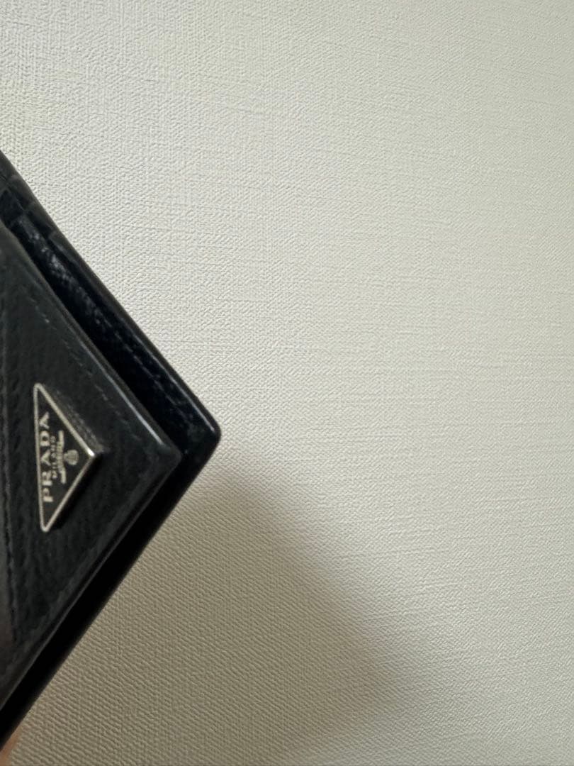 PRADA プラダ マネークリップ 二つ折り財布 ブラック ほぼ未使用 美品