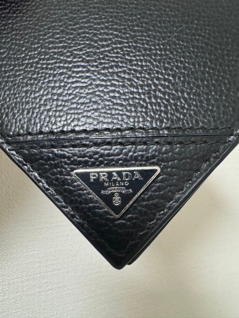 PRADA プラダ マネークリップ 二つ折り財布 ブラック ほぼ未使用 美品