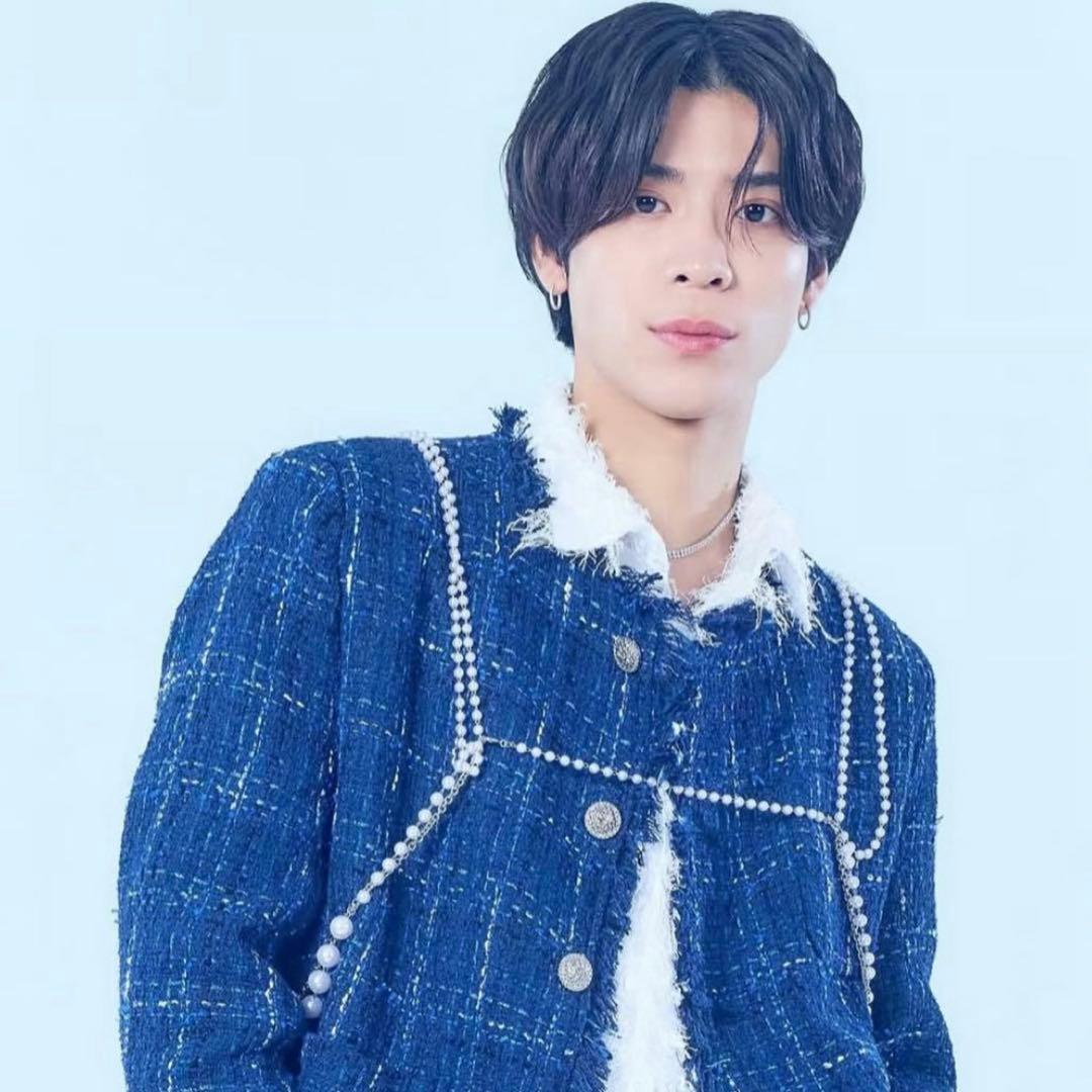 ALUDE 松島聡 着用 blue check tweed jacket