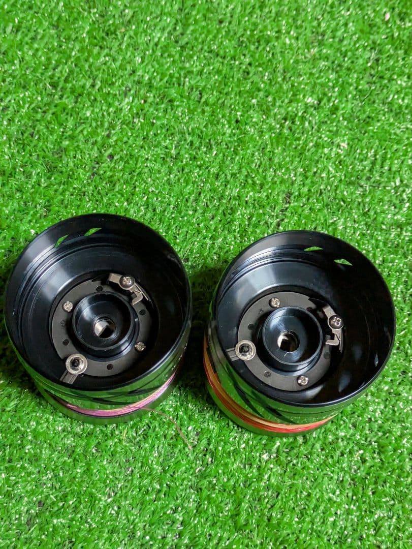 23ストラディック４０００番純正スプール　２組　ライン付　即日発送可