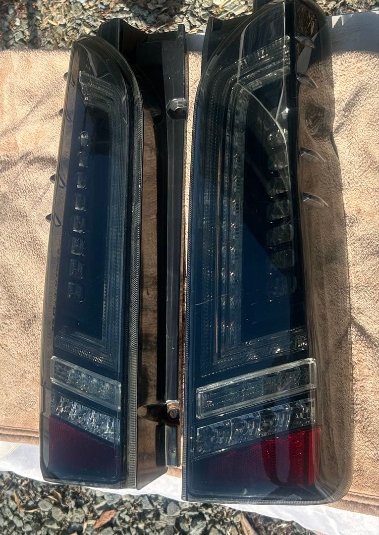 ハイエース　415COBRA FLEX PRESTIGE LED テールランプ