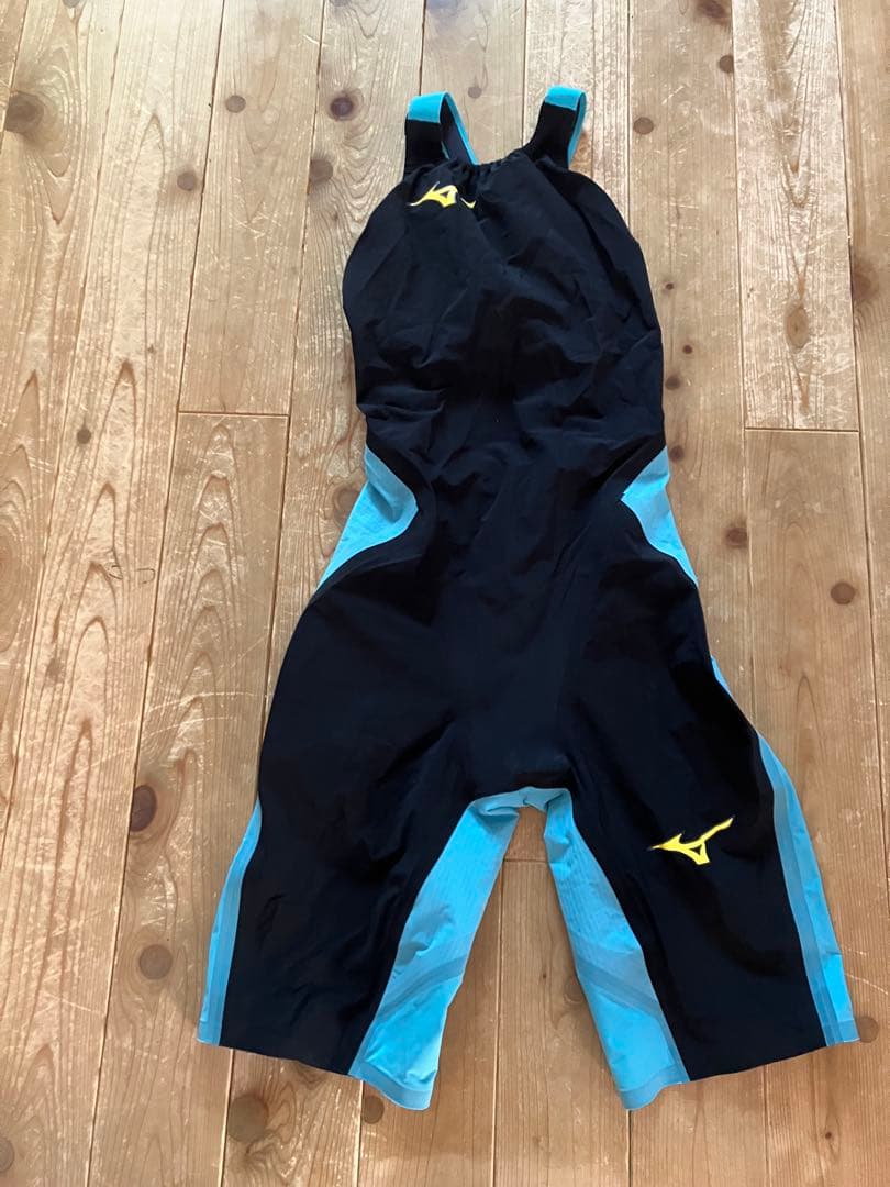 Mizuno 競泳用GX・SONIC 6 ET ハーフスーツ　サイズXS