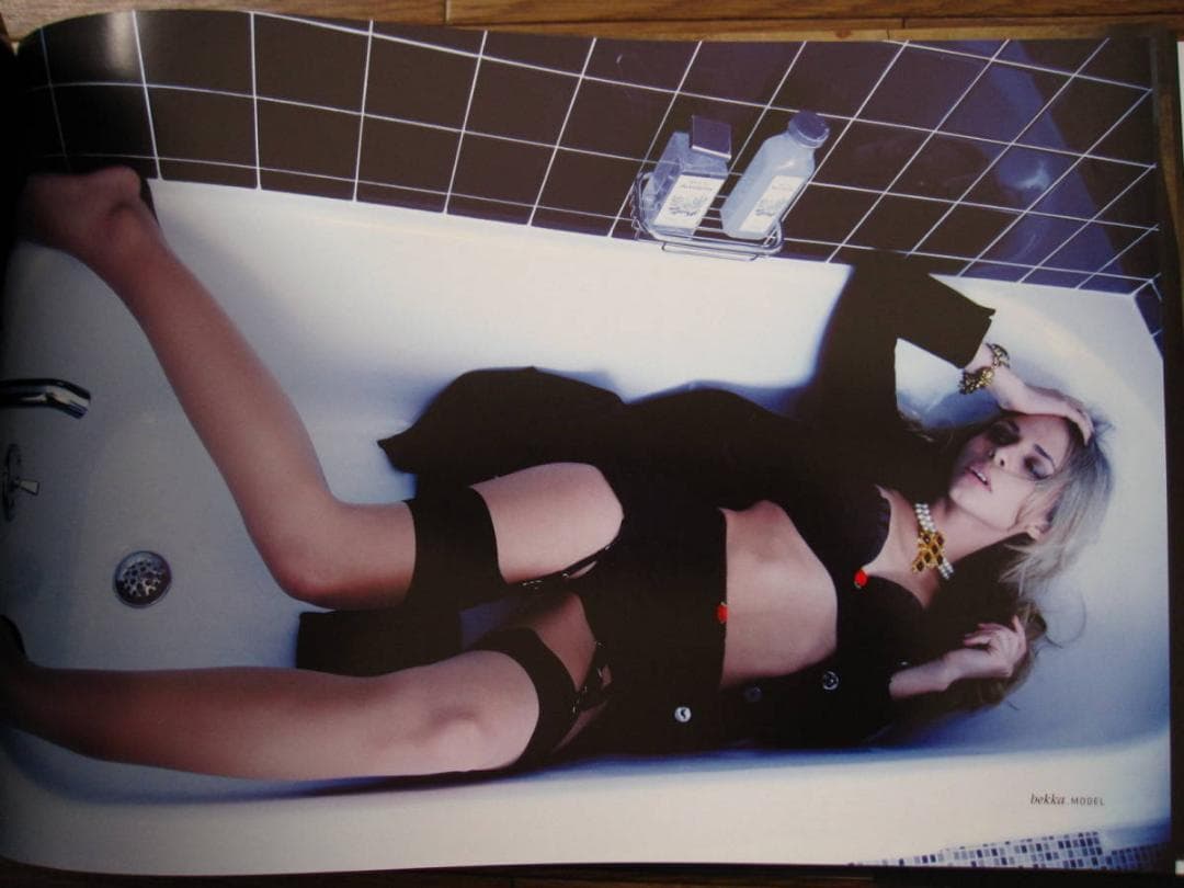 In the Tub (special edition)　T. J. Scott