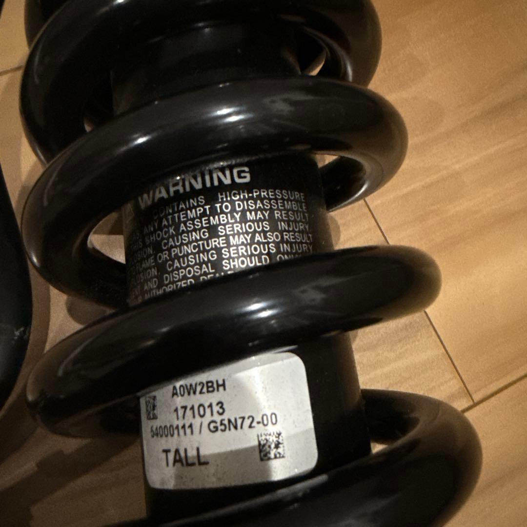 ハーレーダビッドソンファットボブ純正ショック