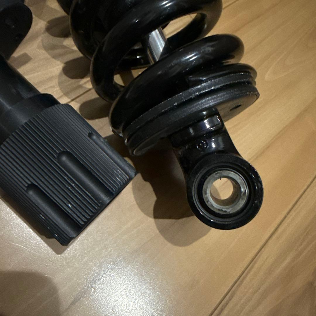 ハーレーダビッドソンファットボブ純正ショック