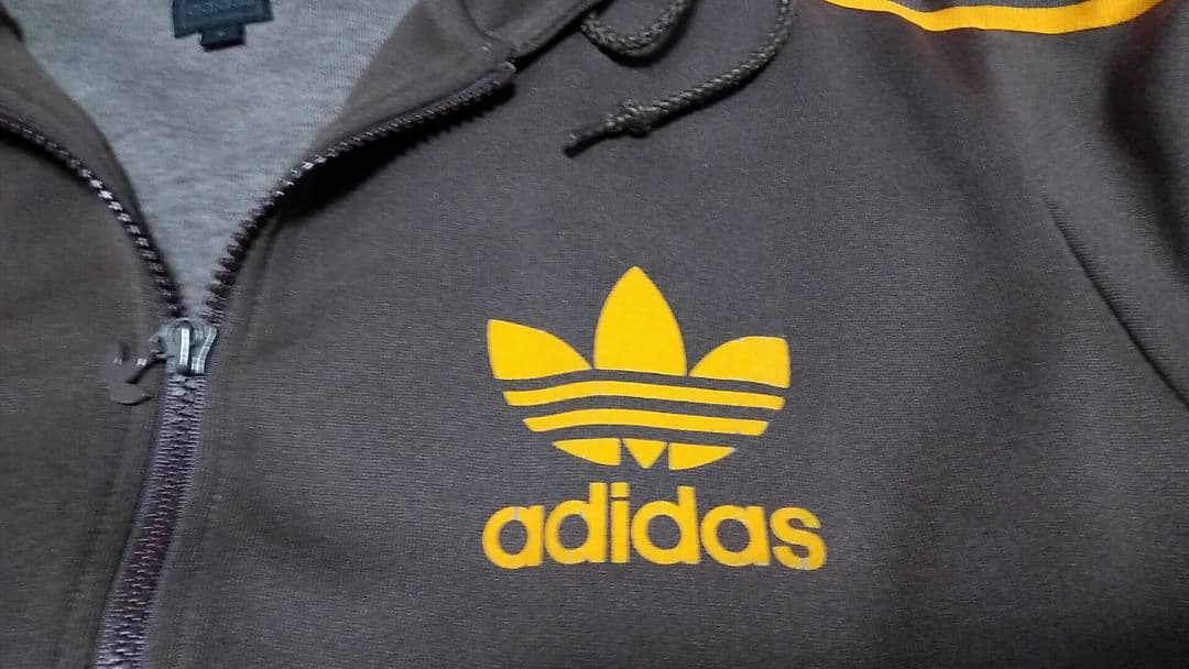 アディダス ジャージ生地 フルジップパーカー 茶色×オレンジ線 O（LL）